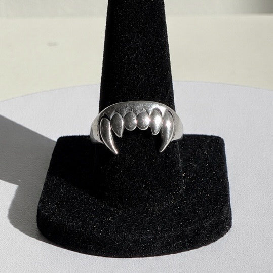 Vampire Fang Ring
