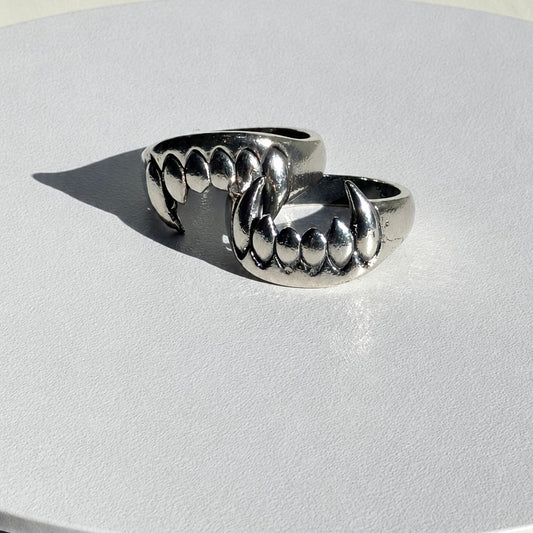 Vampire Fang Ring